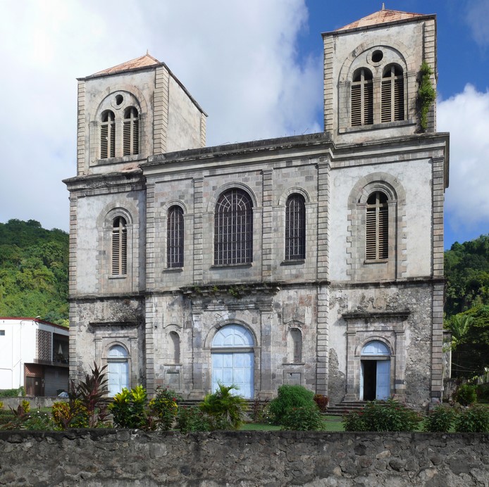 L'église Notre-Dame-du-Bon-Port de Saint-Pierre.